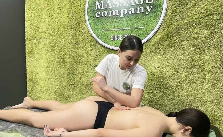 Массаж спины в салоне MassageCo в Симферополе