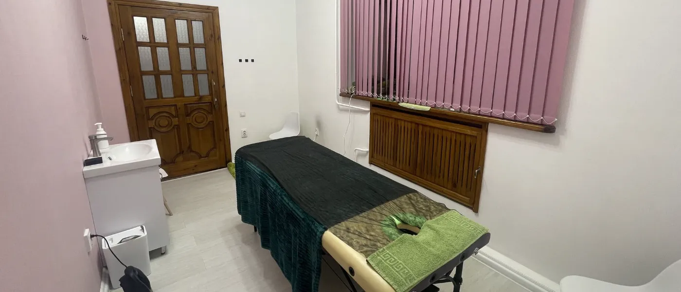 Галерея салонов MassageCo в Симферополе — массажный кабинет